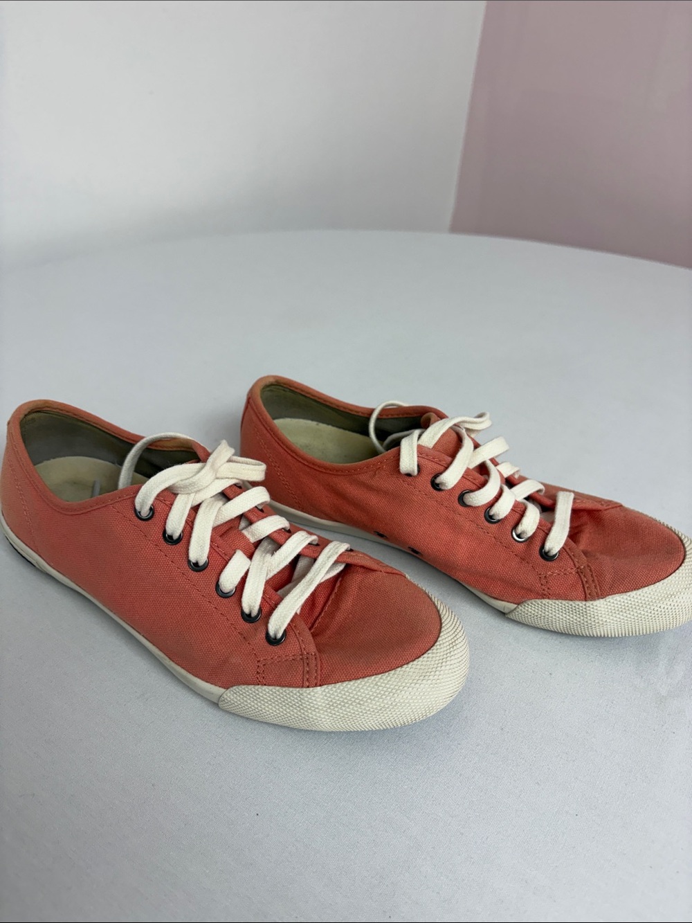 SeaVees Coral Salmon Canvas Lace Up Sneakers Women’s Size 8